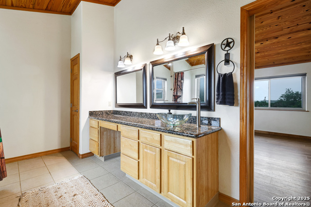 Image 18 of 26 For 727 Private Road 1508