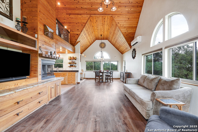 Image 3 of 26 For 727 Private Road 1508