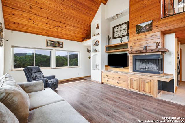 Image 5 of 26 For 727 Private Road 1508