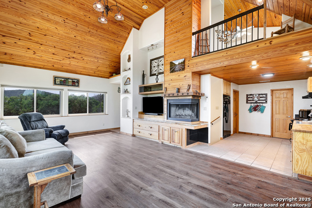Image 7 of 26 For 727 Private Road 1508