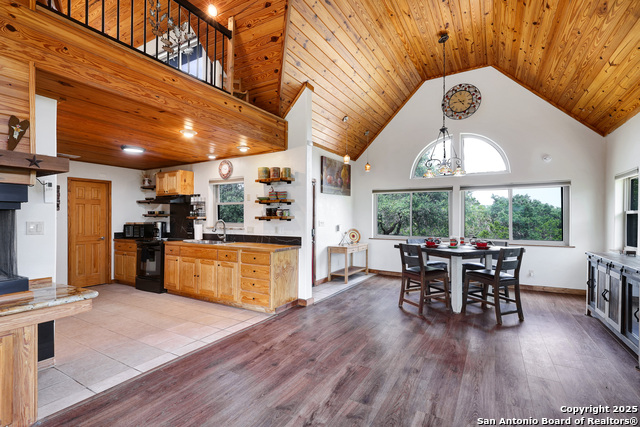 Image 8 of 26 For 727 Private Road 1508