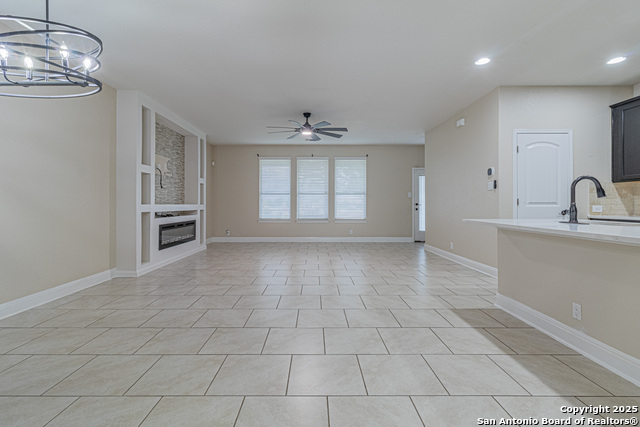 Listing photo id 10 for 8506 Hamer  