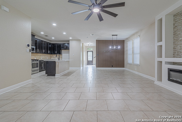 Listing photo id 13 for 8506 Hamer  