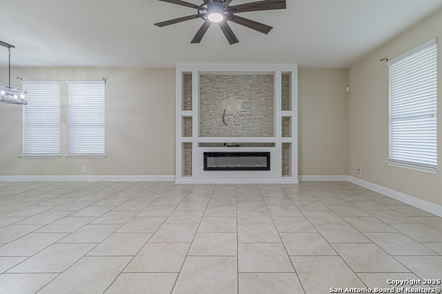 Listing photo id 15 for 8506 Hamer  