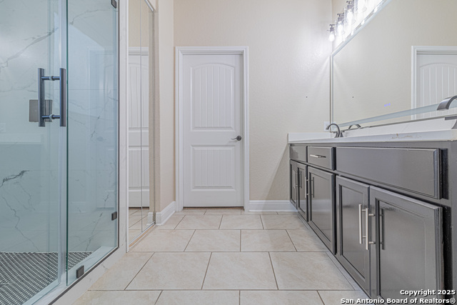 Listing photo id 16 for 8506 Hamer  