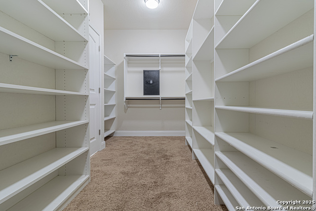 Listing photo id 17 for 8506 Hamer  