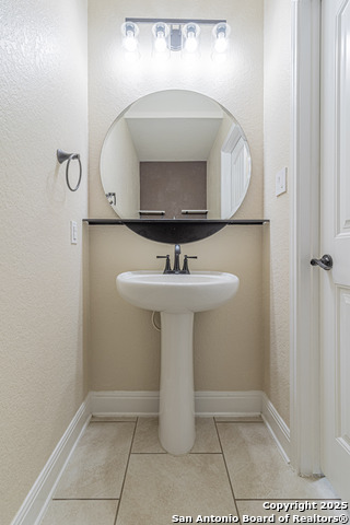 Listing photo id 24 for 8506 Hamer  