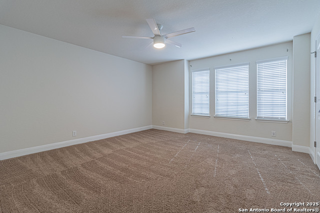 Listing photo id 32 for 8506 Hamer  