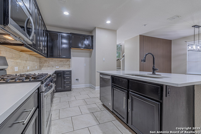 Listing photo id 5 for 8506 Hamer  