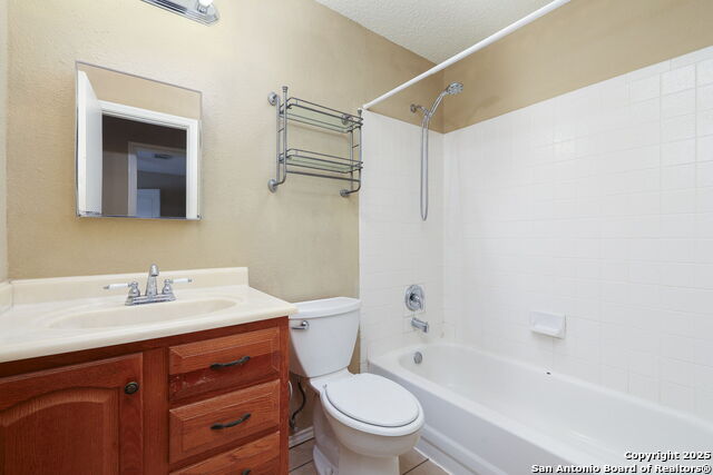 Image 21 of 26 For 9107 Gambier Dr