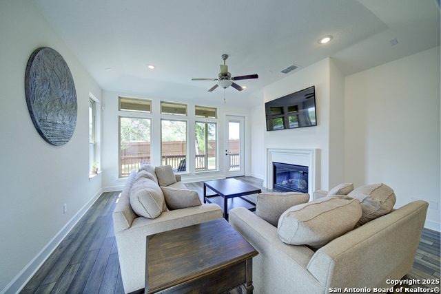 Image 14 of 27 For 8602 Glass Gem Dr