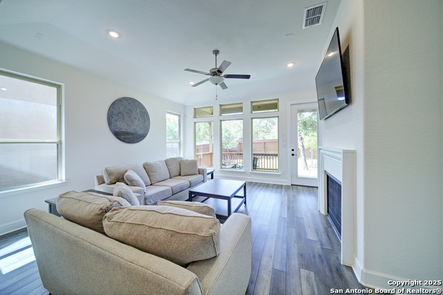 Image 15 of 27 For 8602 Glass Gem Dr