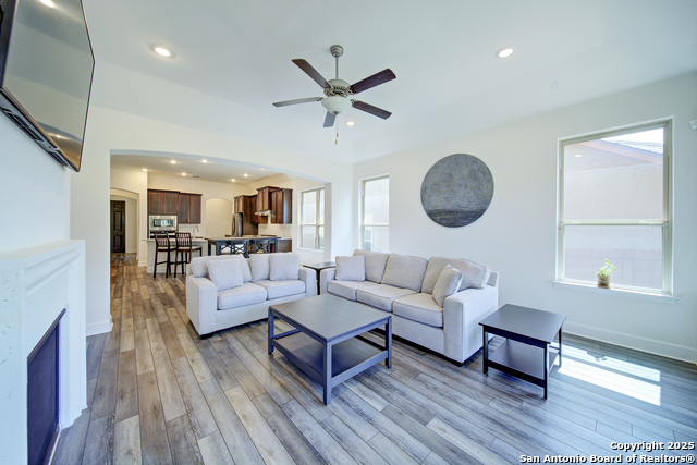 Image 16 of 27 For 8602 Glass Gem Dr