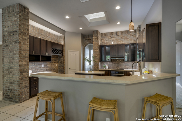 Listing photo id 14 for 8425 Artesia