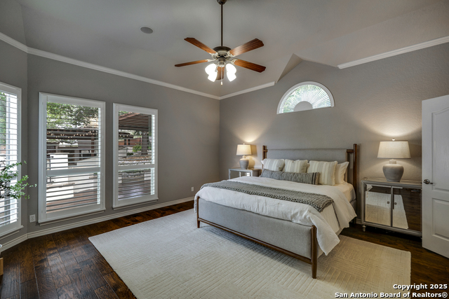 Listing photo id 19 for 8425 Artesia