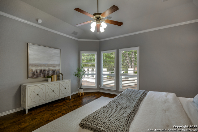 Listing photo id 20 for 8425 Artesia