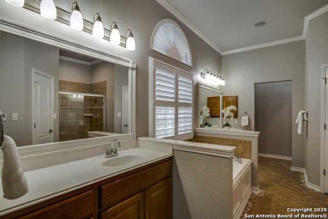 Listing photo id 21 for 8425 Artesia