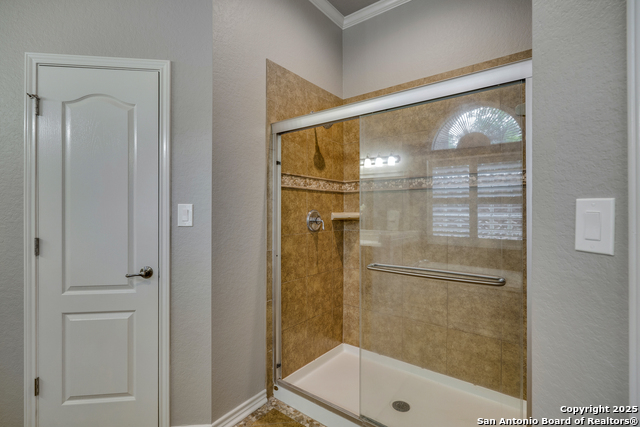 Listing photo id 22 for 8425 Artesia