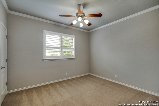 Listing photo id 24 for 8425 Artesia