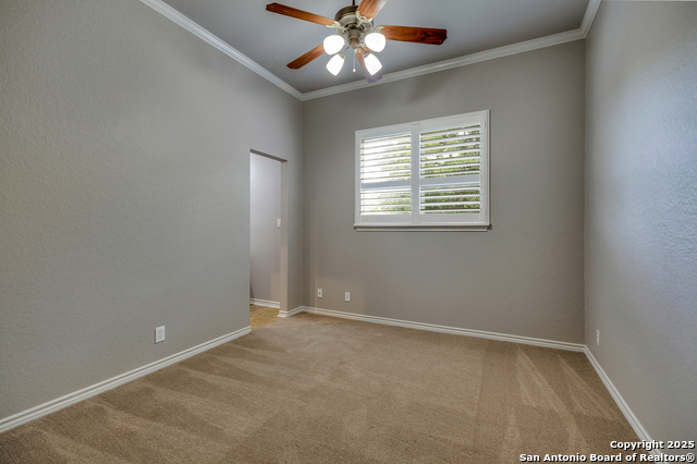 Listing photo id 26 for 8425 Artesia