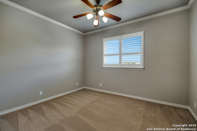 Listing photo id 28 for 8425 Artesia