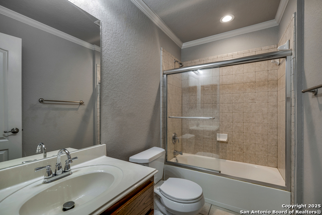 Listing photo id 32 for 8425 Artesia