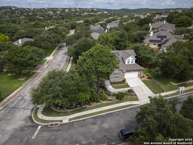 Listing photo id 49 for 8425 Artesia