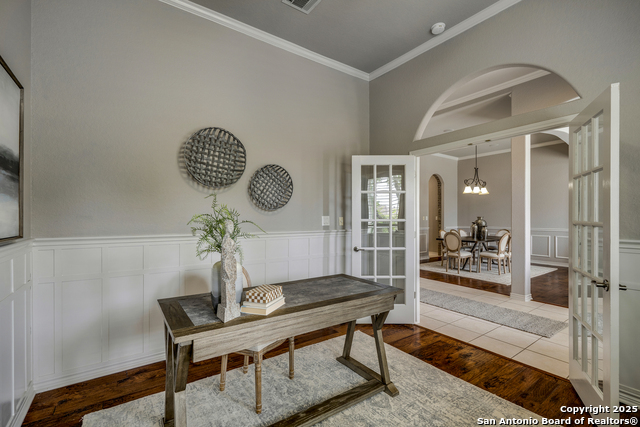 Listing photo id 7 for 8425 Artesia