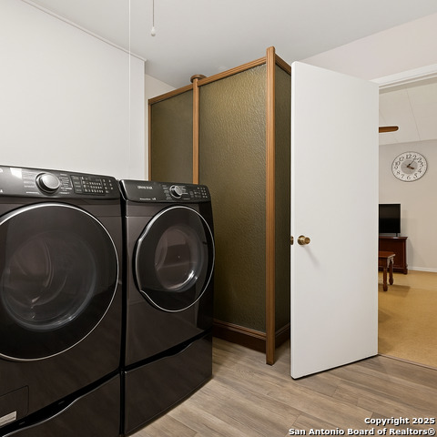 Image 19 of 31 For 727 Mittman S