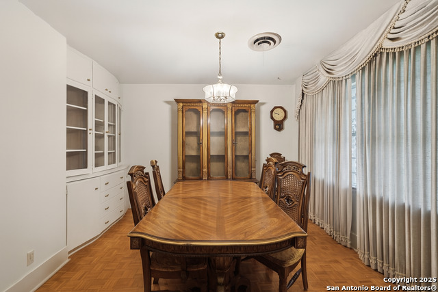 Image 8 of 31 For 727 Mittman S