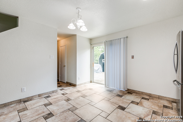 Listing photo id 14 for 902 Absolon Farm