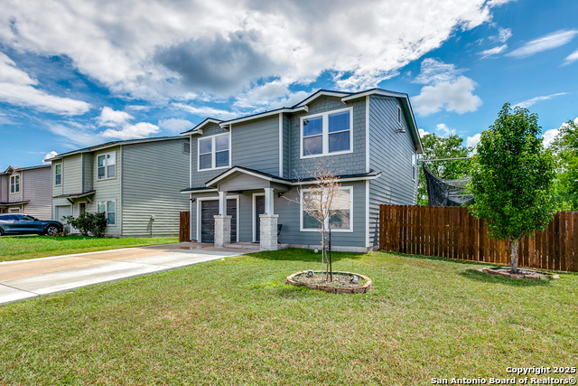 Listing photo id 0 for 902 Absolon Farm