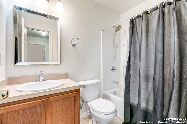 Listing photo id 21 for 902 Absolon Farm