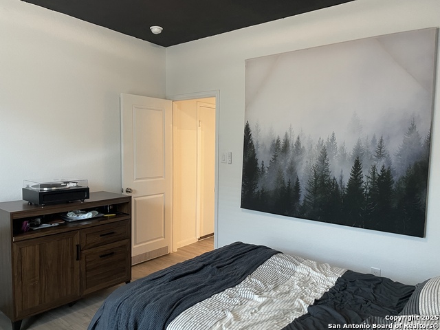 Listing photo id 12 for 31762 Nimbus Dr