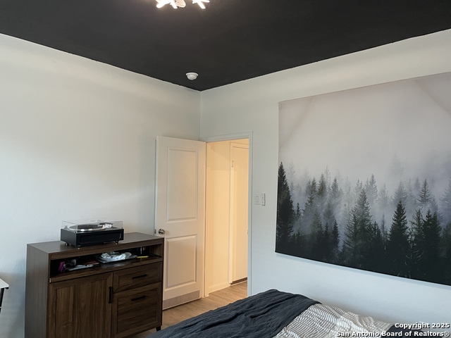 Listing photo id 13 for 31762 Nimbus Dr
