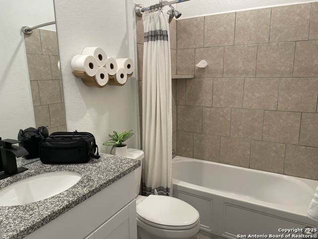 Listing photo id 14 for 31762 Nimbus Dr