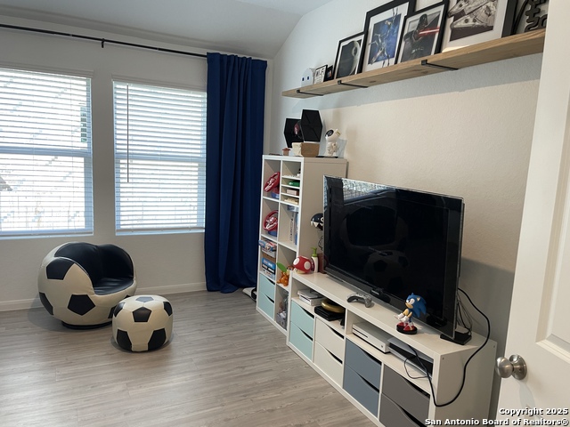 Listing photo id 18 for 31762 Nimbus Dr