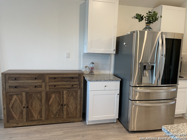 Listing photo id 23 for 31762 Nimbus Dr