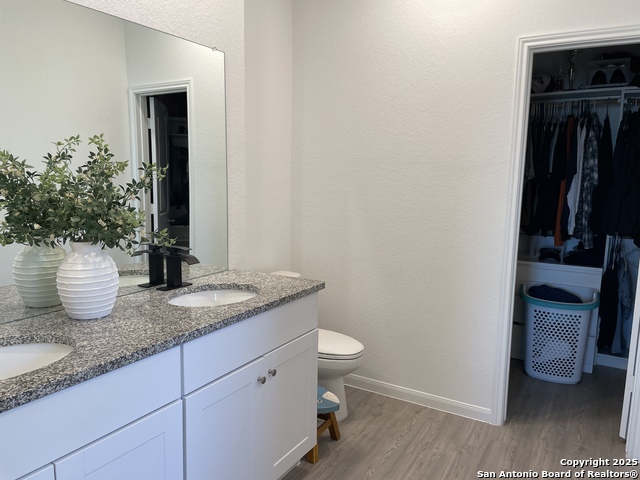 Listing photo id 33 for 31762 Nimbus Dr