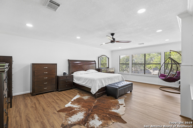 Listing photo id 11 for 13423 Forum  