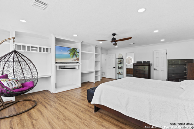 Listing photo id 12 for 13423 Forum  