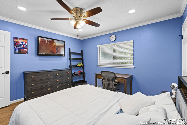 Listing photo id 16 for 13423 Forum  