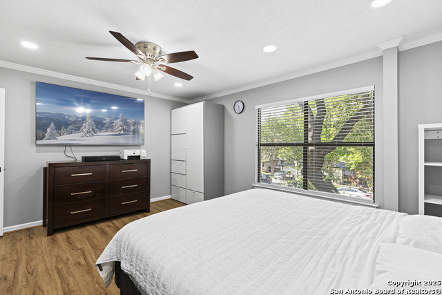 Listing photo id 19 for 13423 Forum  