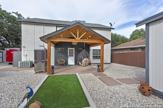 Listing photo id 21 for 13423 Forum  