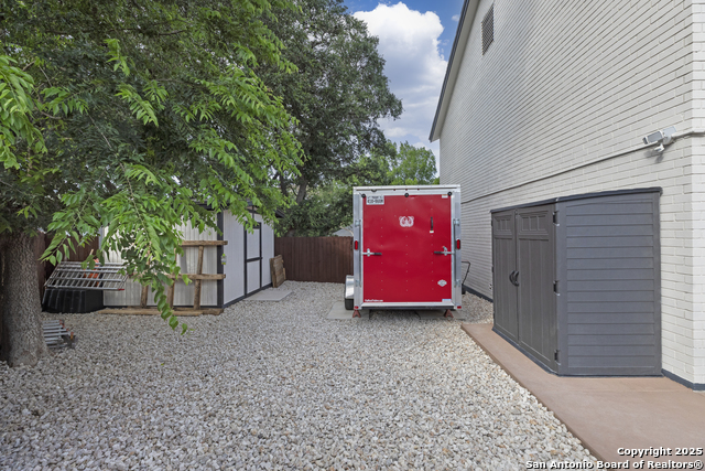 Listing photo id 22 for 13423 Forum  