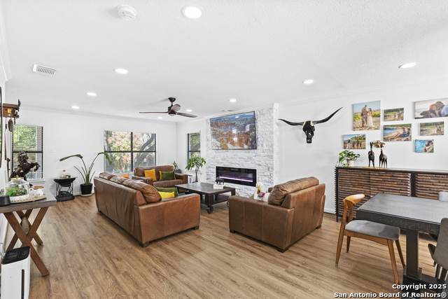 Listing photo id 4 for 13423 Forum  