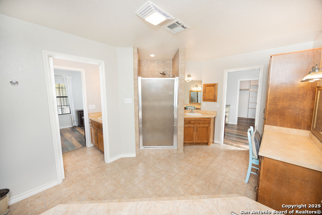 Listing photo id 13 for 472 County Road 444