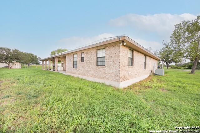 Listing photo id 16 for 472 County Road 444