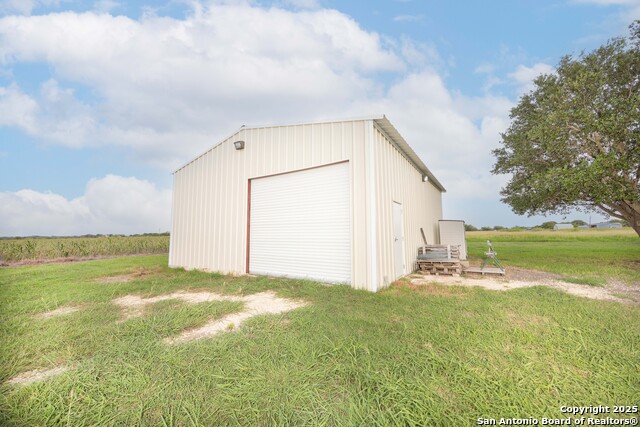 Listing photo id 17 for 472 County Road 444