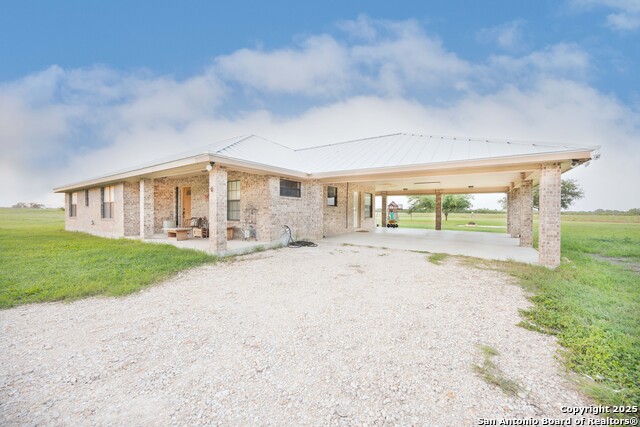 Listing photo id 0 for 472 County Road 444